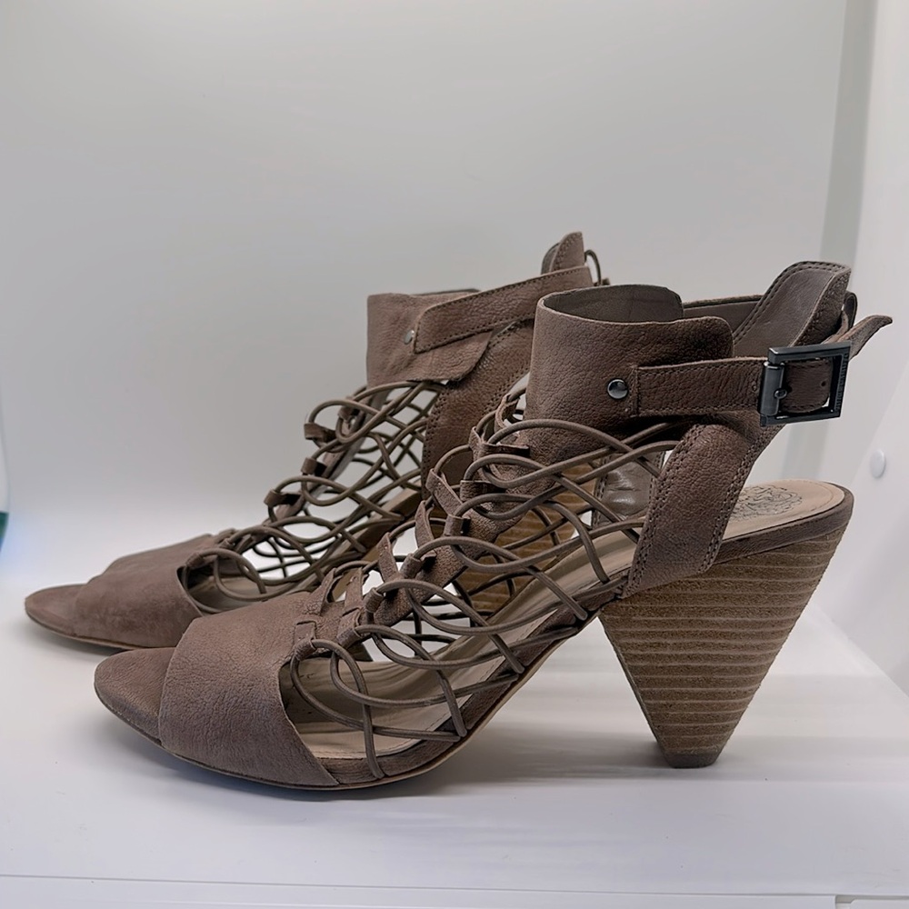 Vince Camuto Evel gladiator heel in taupe. Size US 10